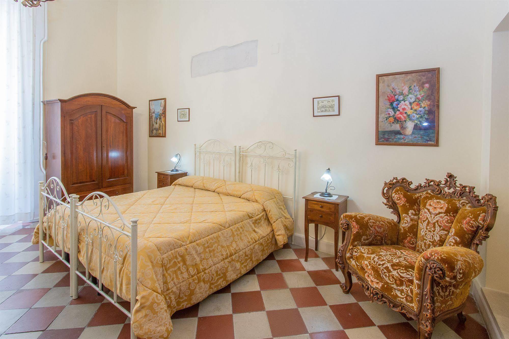 B&B Casa Li Santi Lecce Exterior foto