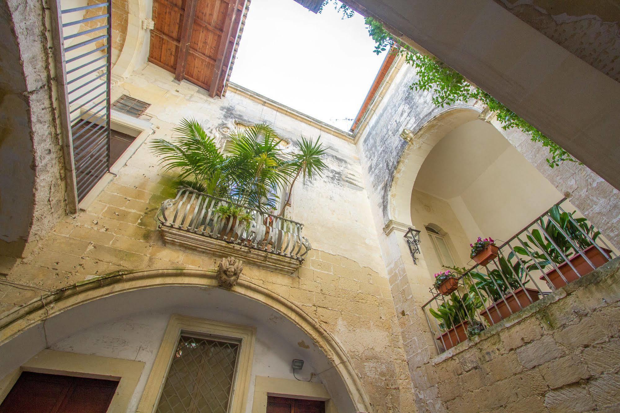 B&B Casa Li Santi Lecce Exterior foto